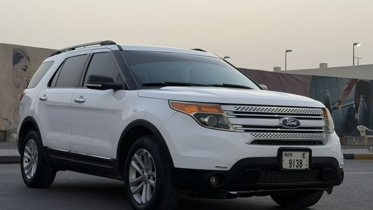 Ford Explorer Std 3.5L 4WD