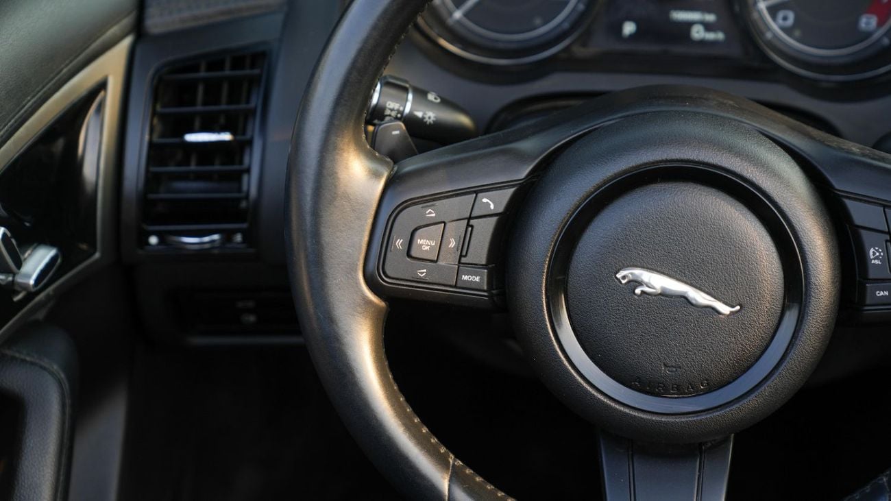 جاكوار F Type S CONVERTIBLE 2014!! GCC SPECS!! WELL MAINTAINED
