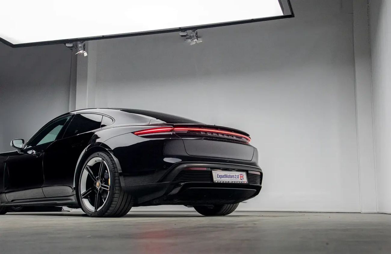 بورش تايكان Turbo S (755 HP)