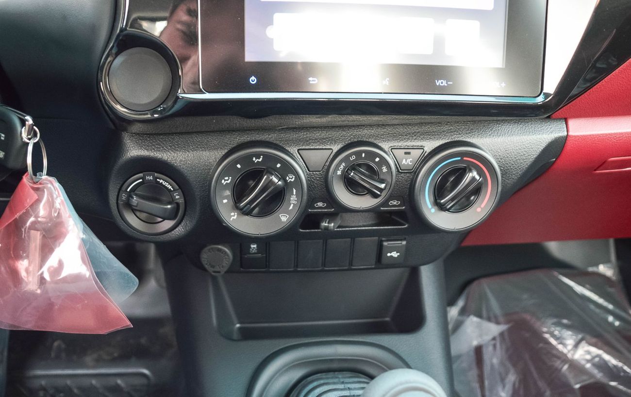 تويوتا هيلوكس TOYOTA HILUX 2.7L 4WD PETROL MT SC PICKUP 2026