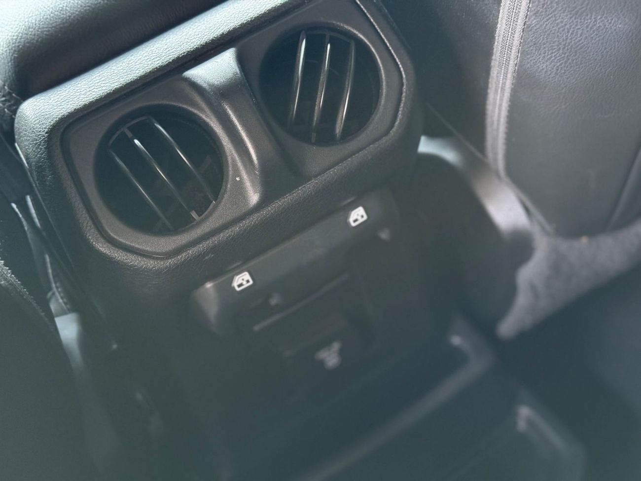 Jeep Wrangler Unlimited Sahara 3.6L SAHARA / V6 3.6L / GCC / AGENCY CHECKS/ KEYLESS ENTRY / REMOTE START / BLIND S