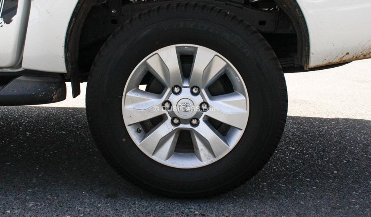 Toyota Hilux SR5 2.4L Diesel 4x4 Double Cab M/T - Rear camera - Full options