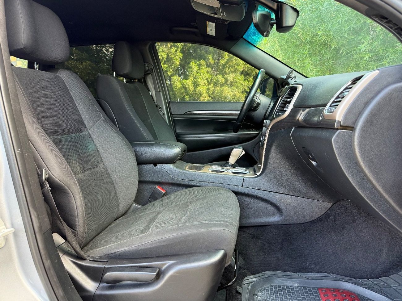 جيب جراند شيروكي Laredo 3.6L