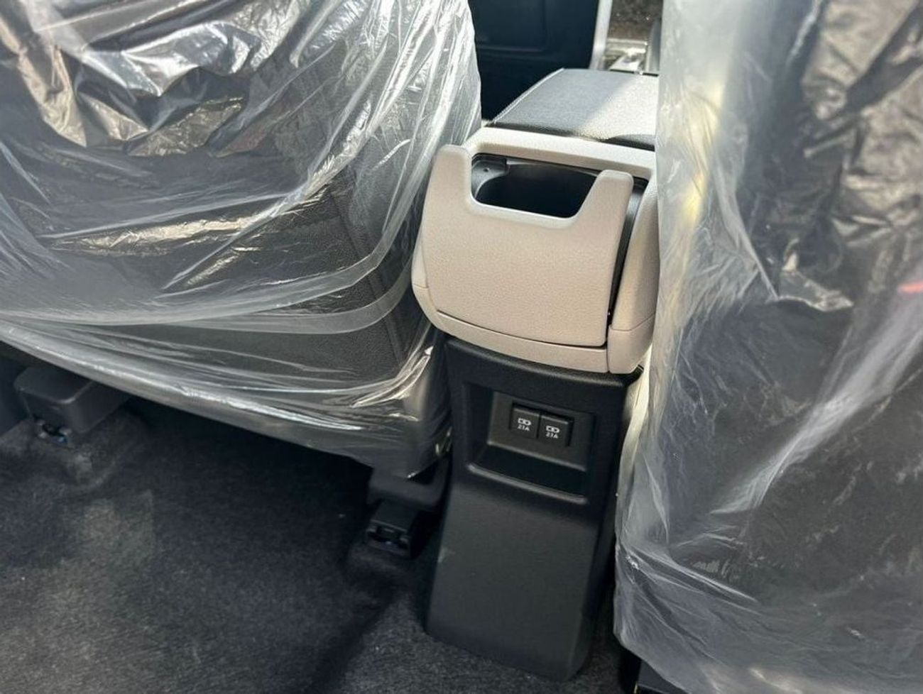 Toyota Veloz 1.5L FWD // 2024 // FULL OPTION WITH PUSH START , WIRELESS CHARGE , CRUISE CONTROL // SPECIAL OFFER