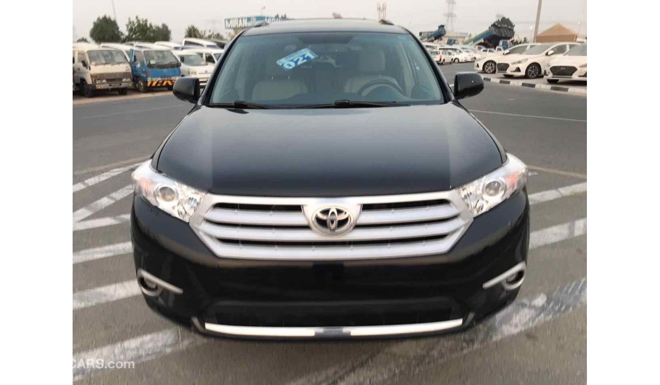 Toyota Highlander fresh and imported and very clean inside out and ready to drive