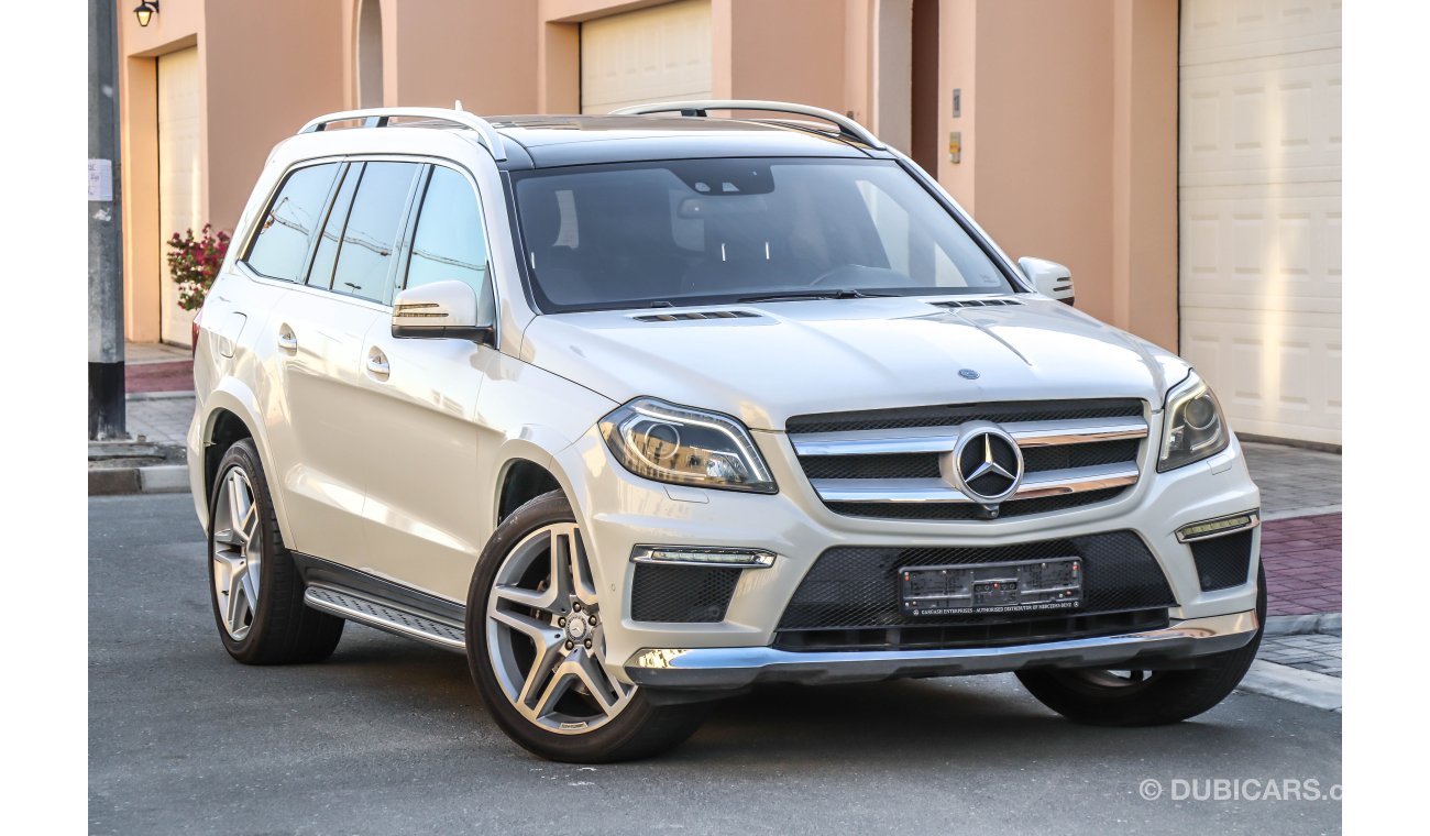 Mercedes-Benz GL 500 2014 GCC under Warranty with Zero Down-Payment.