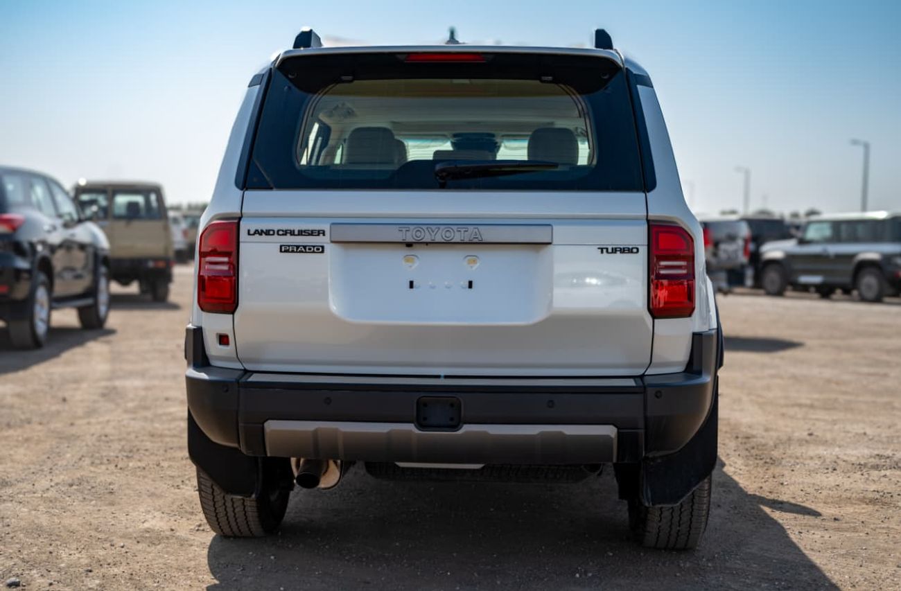 تويوتا برادو 2.4L Turbocharged | 4 Cylinder | Automatic | 7 Seater
