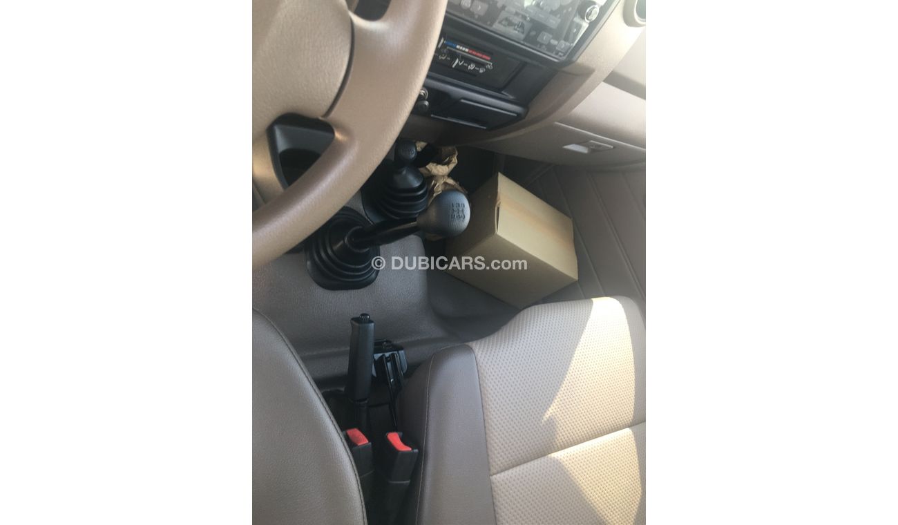 Toyota Land Cruiser LX10 hard top 5 dors