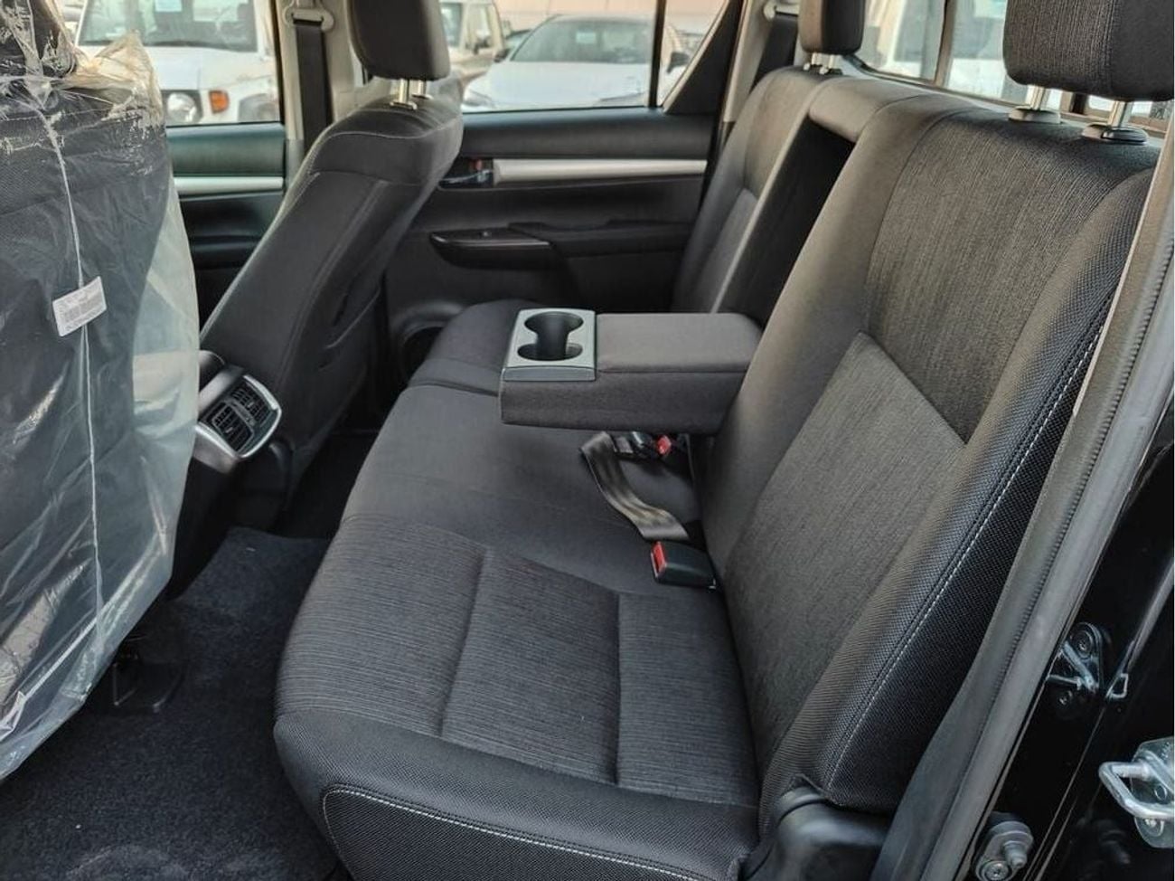 تويوتا هيلوكس SGLX TOYOTA HILUX 2.7 SR5 4x4 DOUBLE CABIN PETROL AUTOMATIC FULL OPTION 2025 MODEL