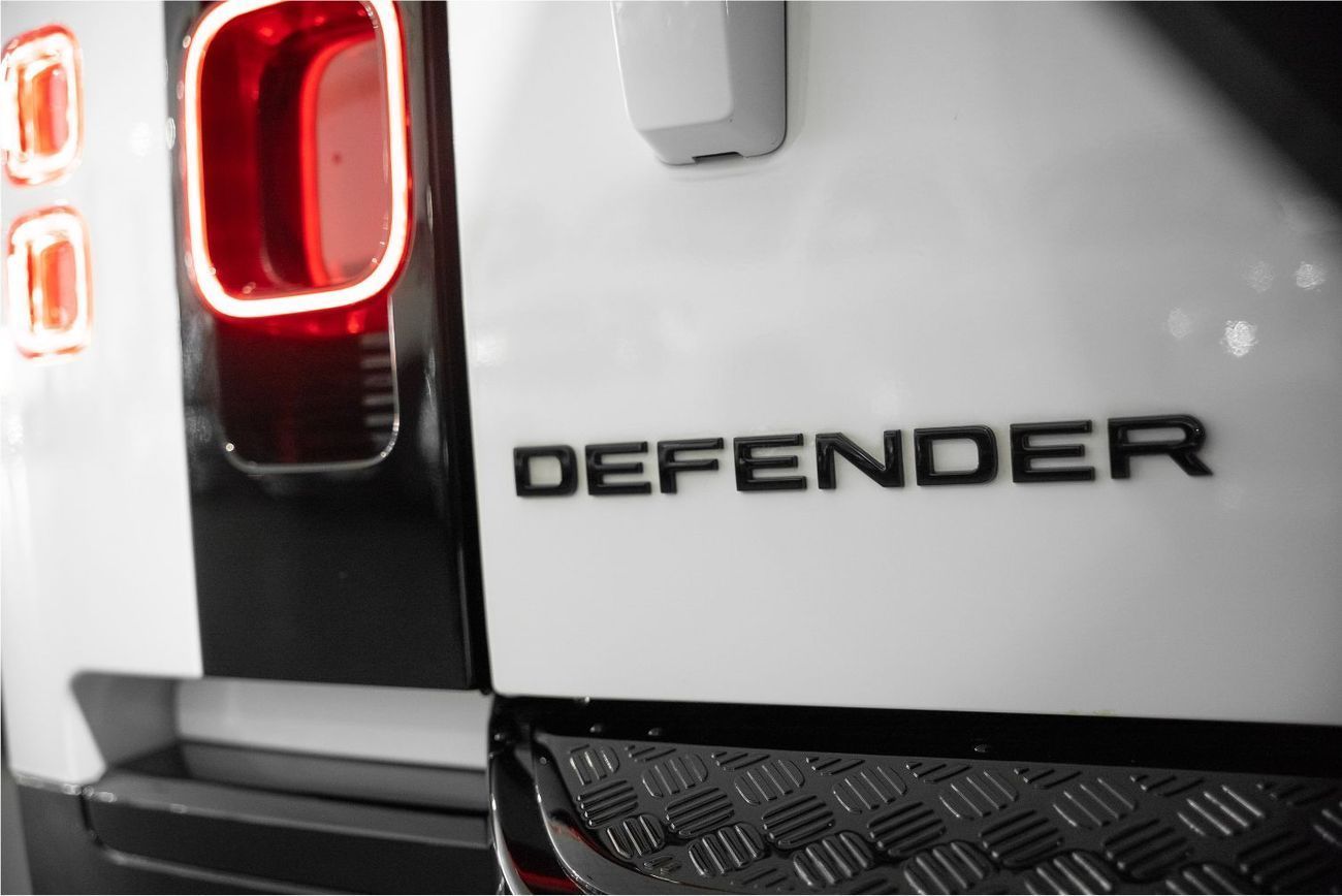 Land Rover Defender 130 SE P400 X Dynamic (7 Seater)