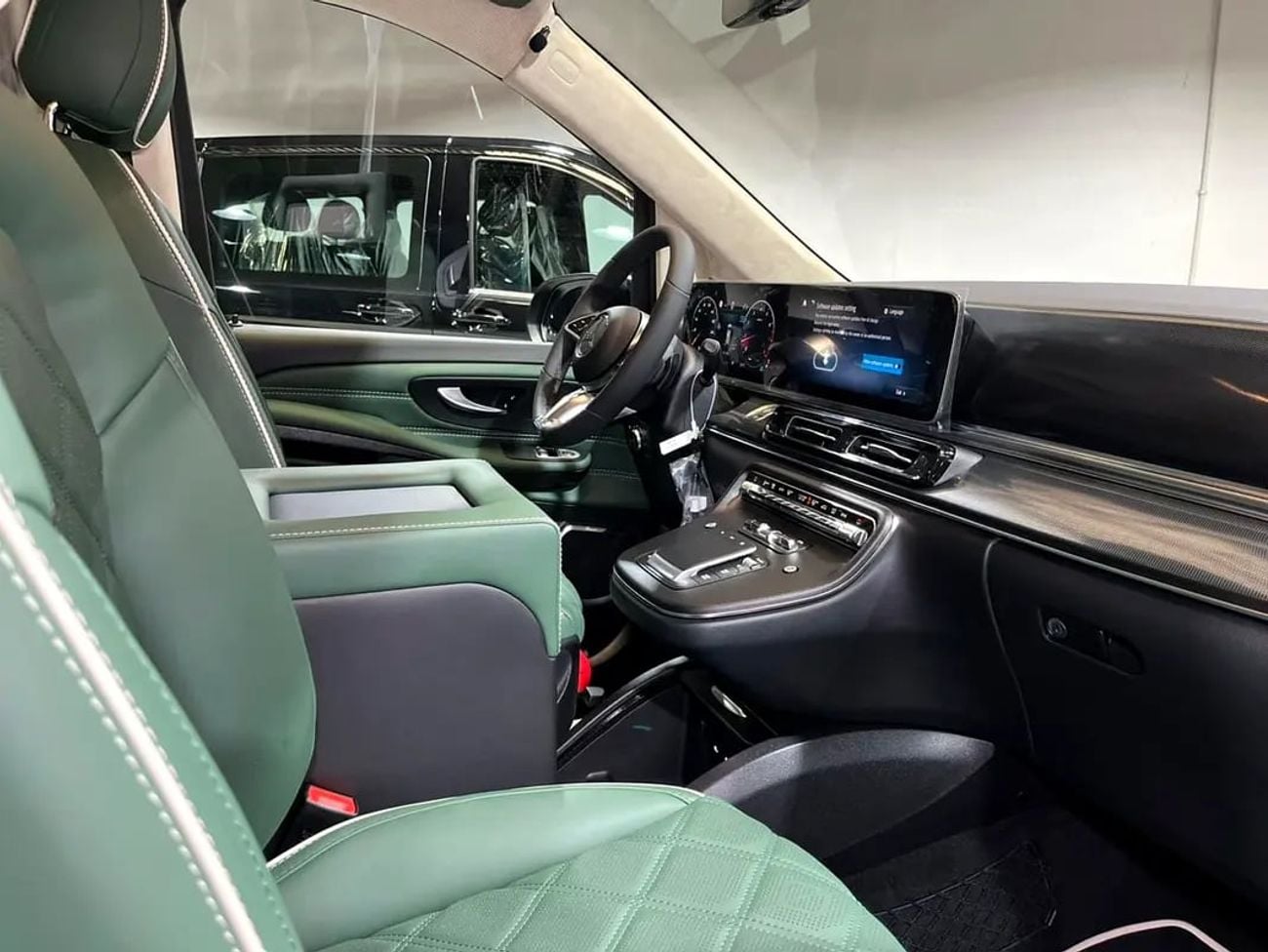 Mercedes-Benz V 300 ARRIVAL MODEL VIP MERCEDES GCC V300 with ADDITIONAL REAR AC - 2 Years Warranty by VLINE