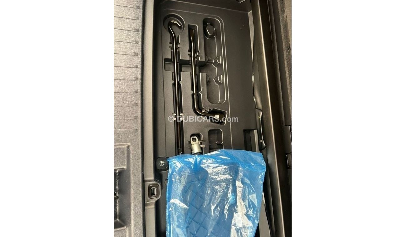 تويوتا هايلاندر 2021 Toyota Highlander Limited 3.5L V6 /