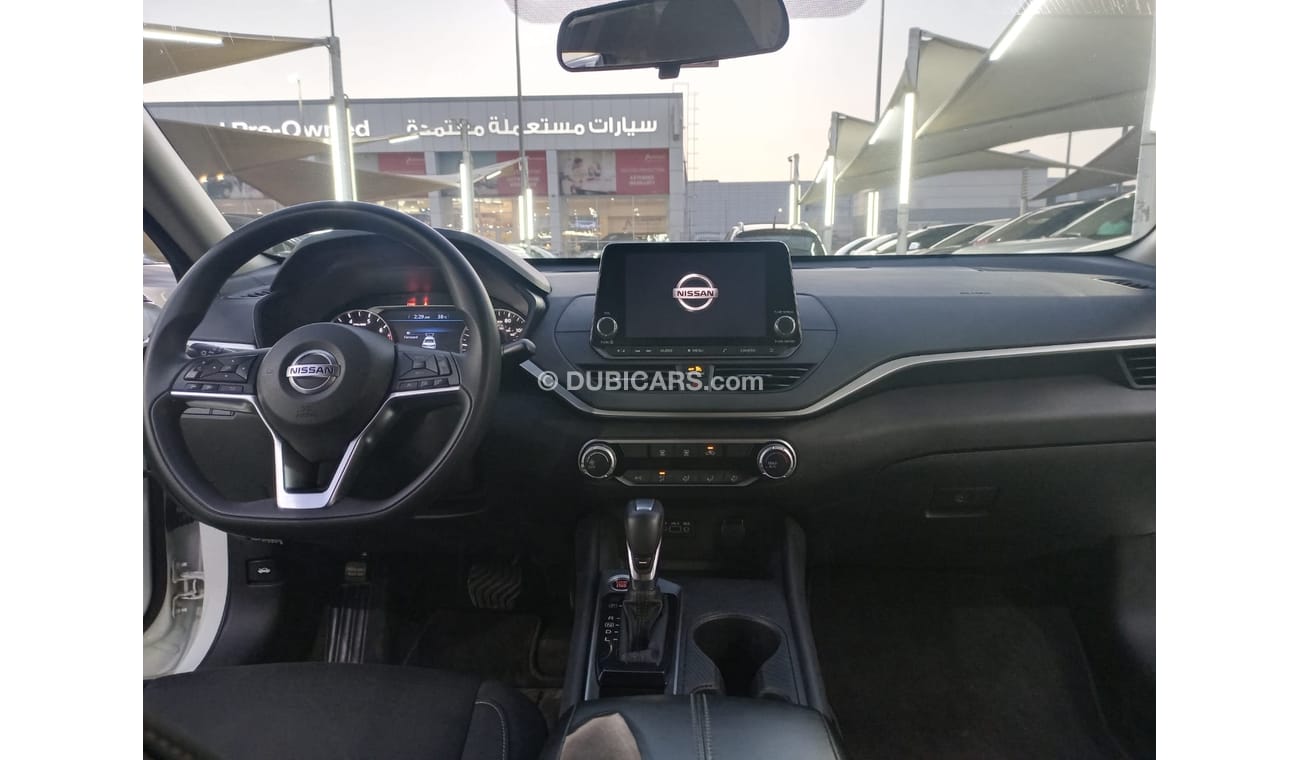 Nissan Altima 2019 model, radar, fingerprint, cruise control, sensor wheels, in excellent condition, you do not ne