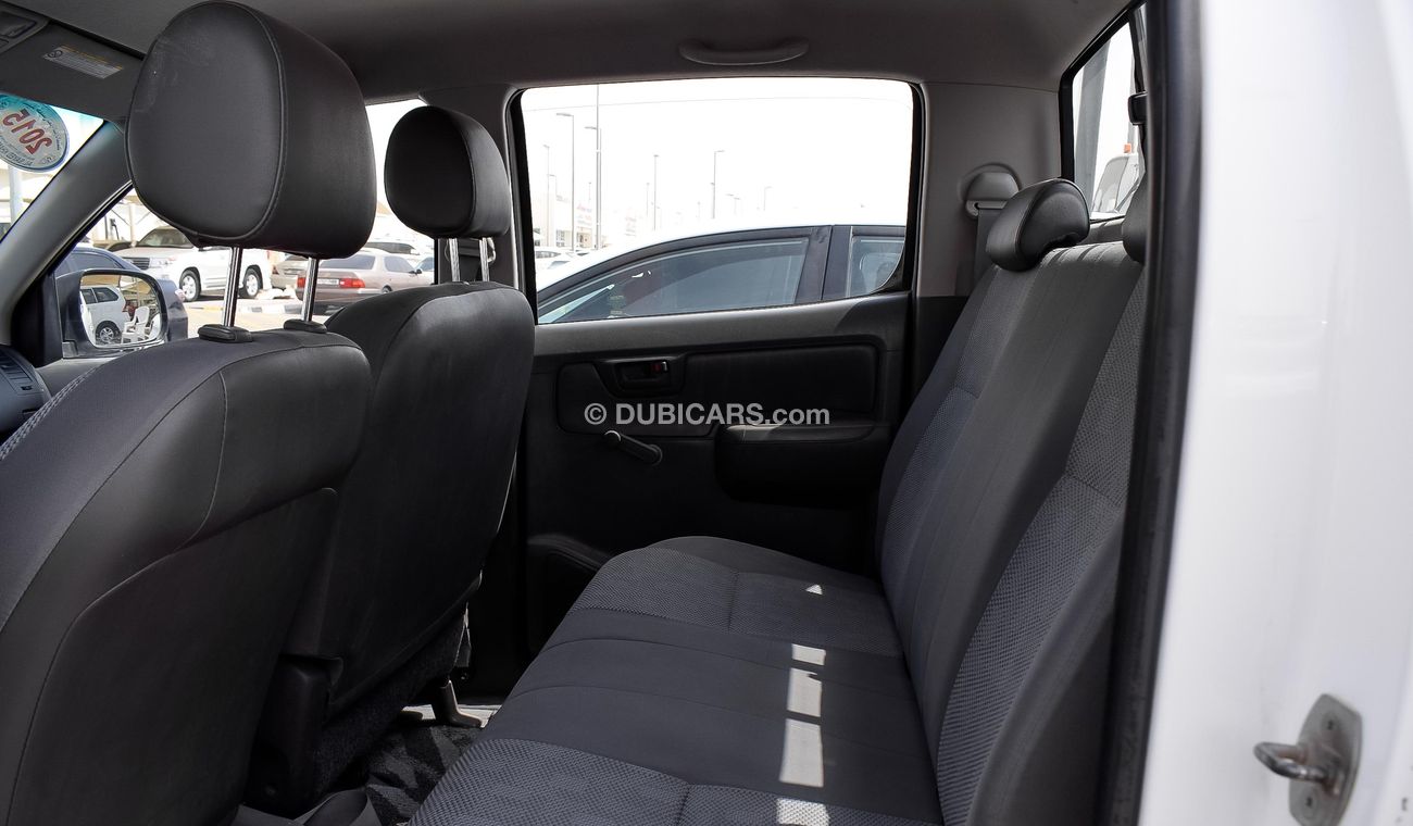 Toyota Hilux 2015 CC No Accident No Paint A Perfect Condition
