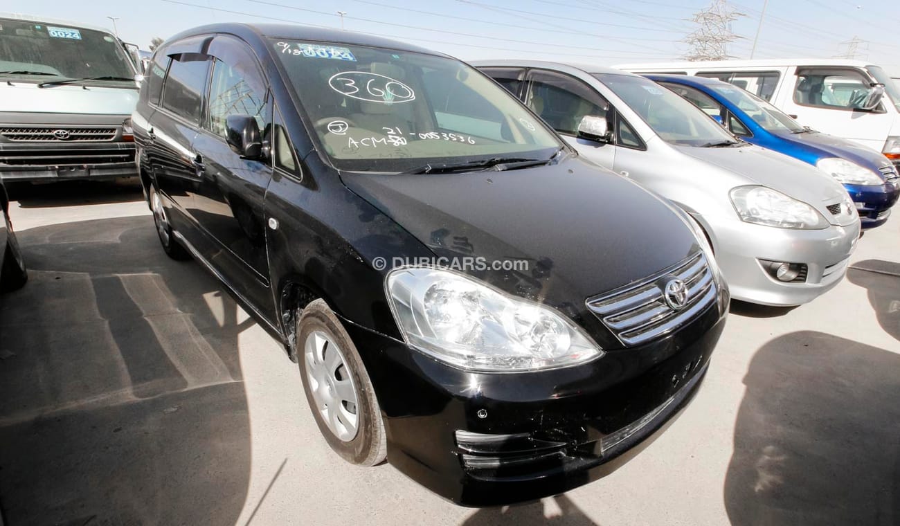 تويوتا إبسام 240 i