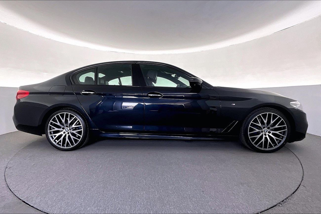 بي أم دبليو 530i Luxury + M Sport Package | شامل الضمان | 0 ﺪﻔﻋﺓ ﺃﻮﻟﻯ
