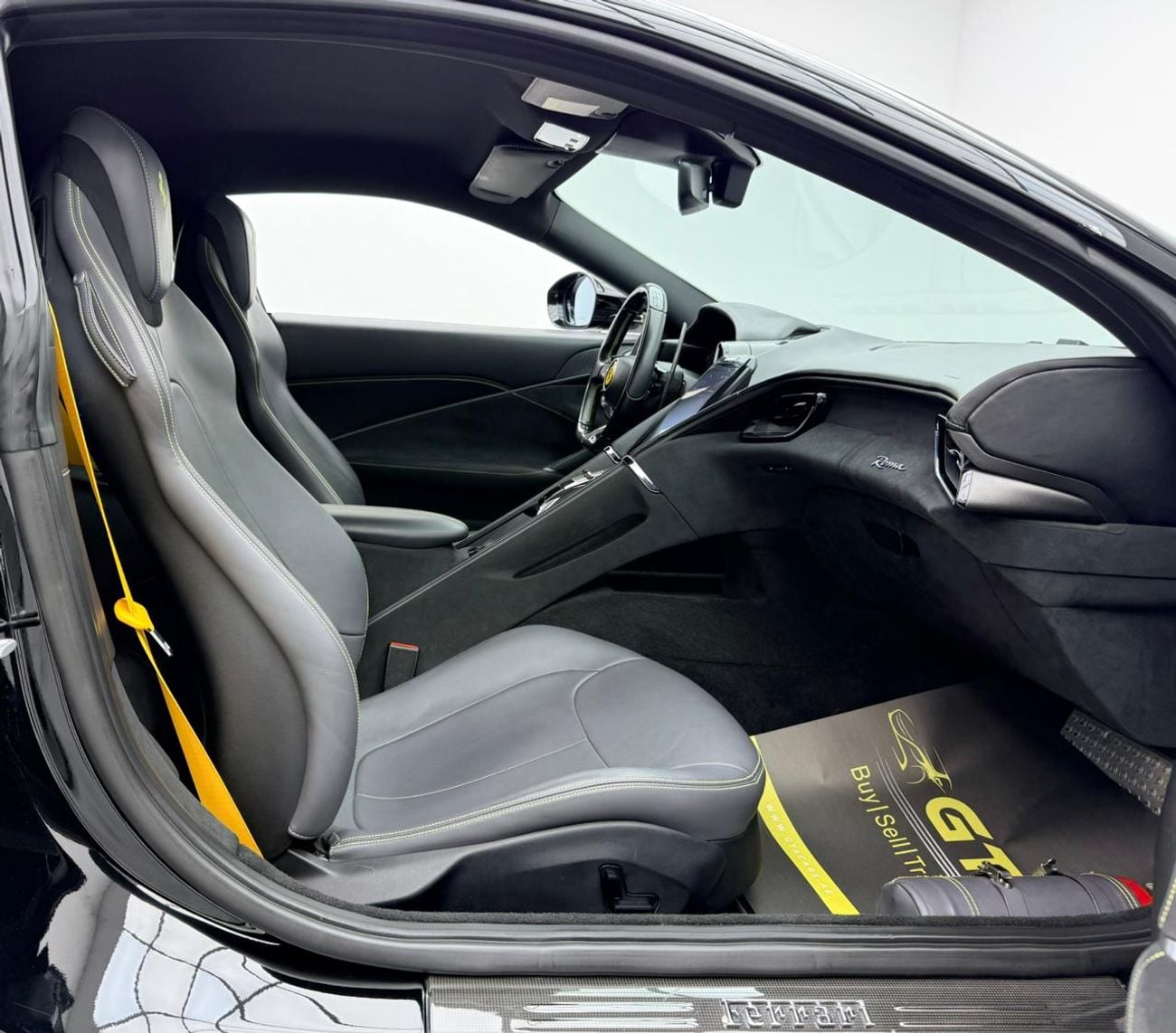 Ferrari Roma 2021 Ferrari Roma, Warranty, Full Service History, Very Low Km, Excellent Condition, GCC