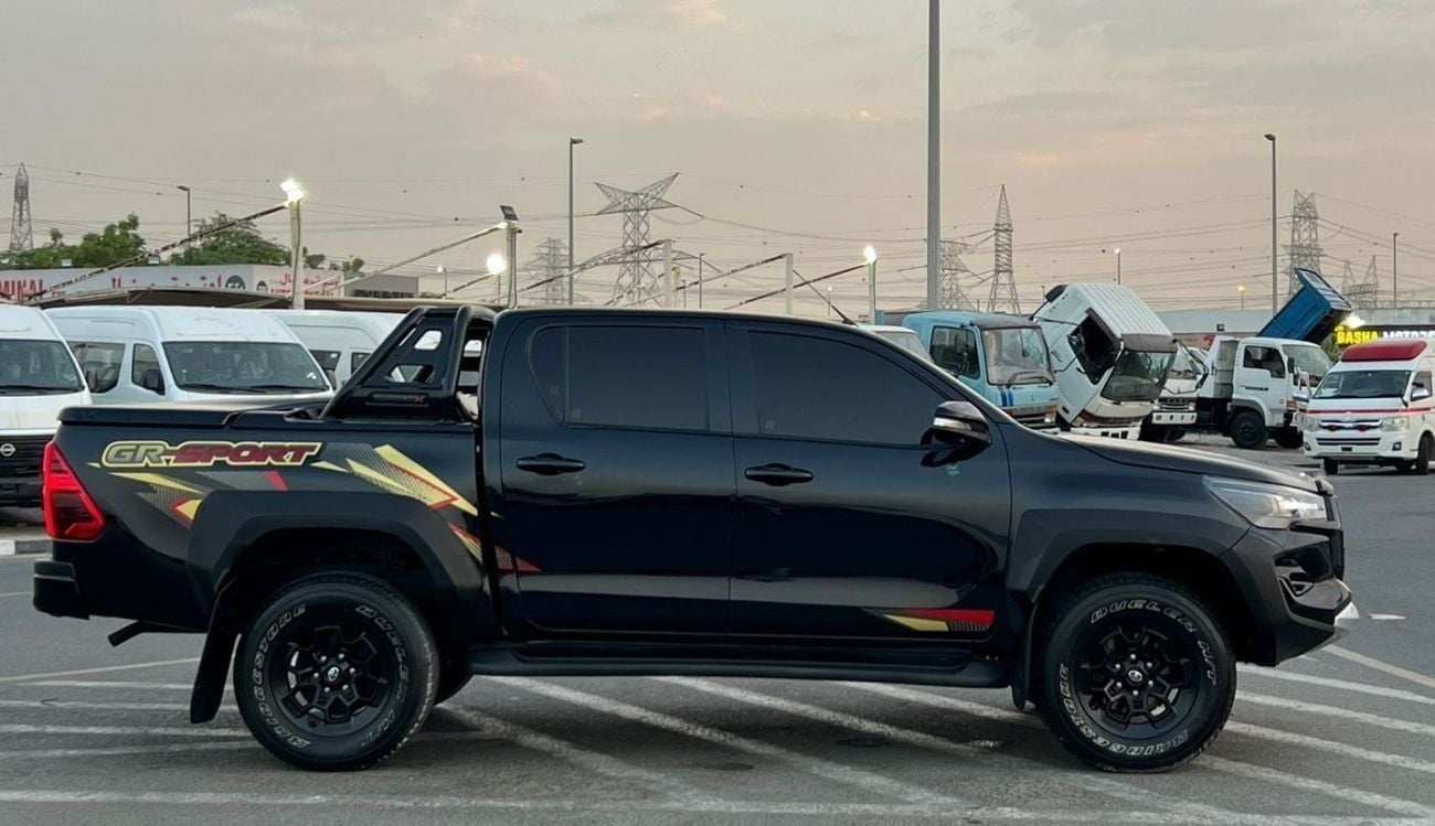 Toyota Hilux 2021 Modified GR Sport Black Edition - Trunk Cover -  2.7L V4 - AWD 4x4-360* CAM - Push