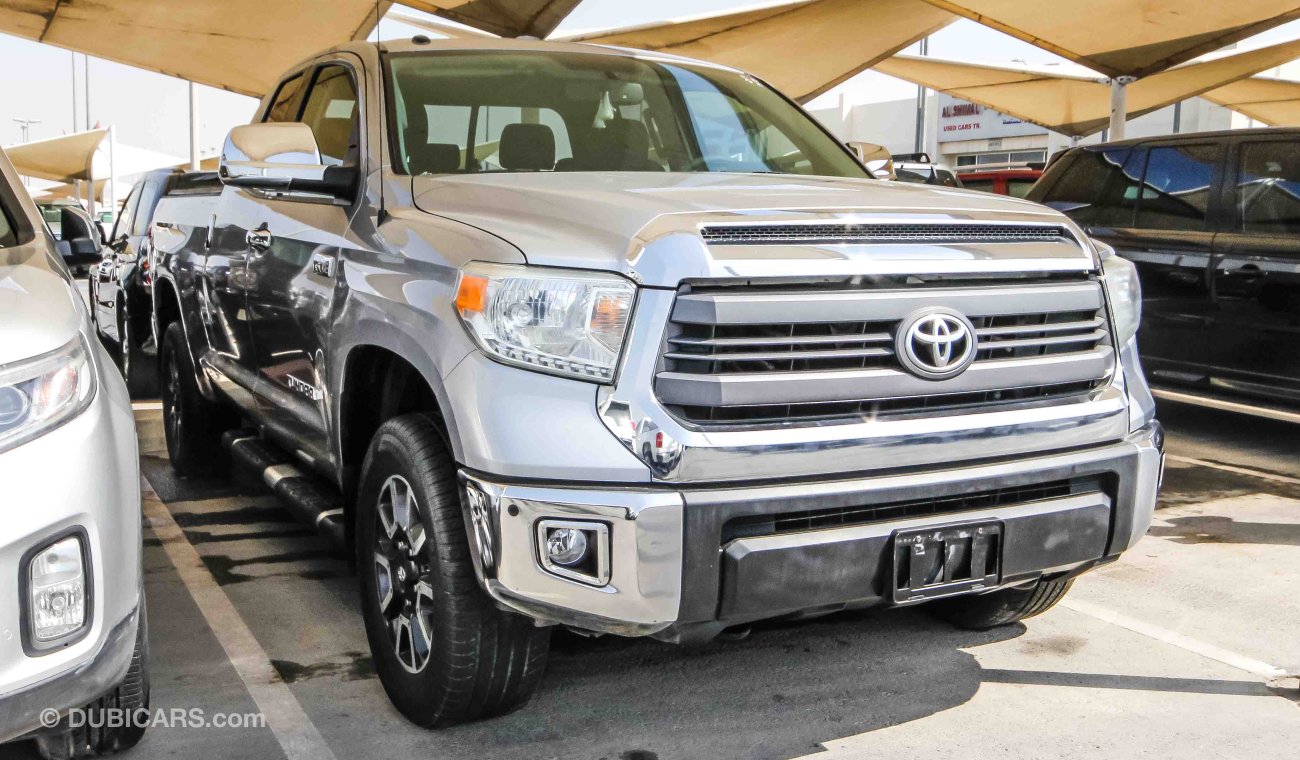 Toyota Tundra 5.7L V8 SR5