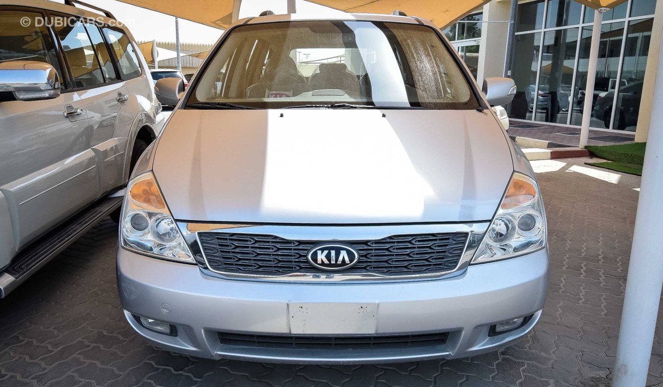 Kia Carnival