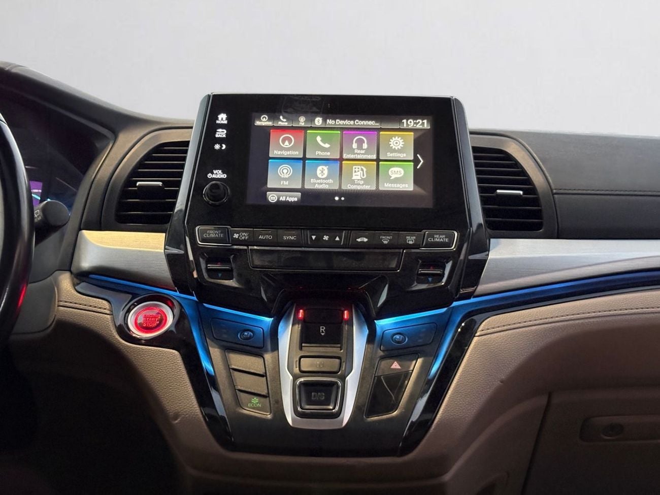 Honda Odyssey AED 698 P.M | 0% DOWN PAYMENT | HONDA ODYSSEY TOURING | 3.5L V6 | 2019 | GCC SPECS