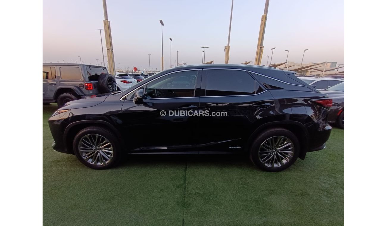 لكزس RX450h بالتينيوم