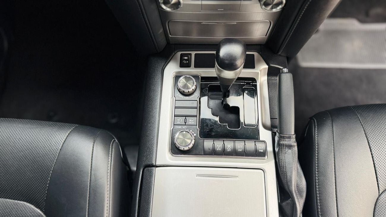 Toyota Land Cruiser 2019 | 4.5L DIESEL | AT | RHD | HEAVY BULL BAR WITH LED FOCUSED LIGHTS | PUSH START ENGINE | REAR CL