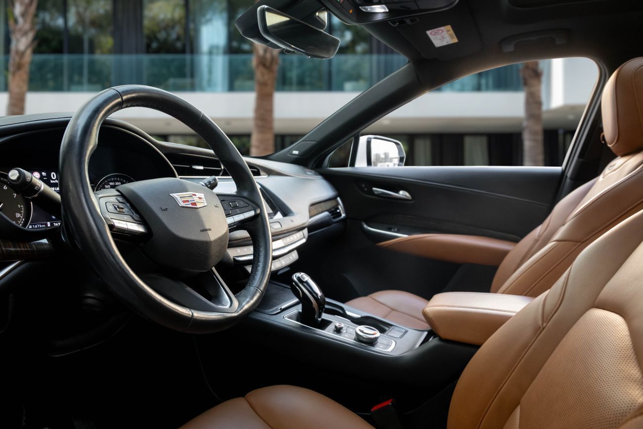 Cadillac XT4 XT4  | 1,615 P.M | 0% Downpayment | Agency Service Contract | Pristine!