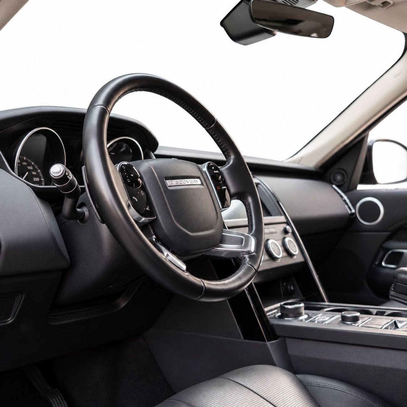 Land Rover Discovery SE AED 1,532 P.M • 0% Downpayment • Land Rover Discovery • 1 Year Warranty