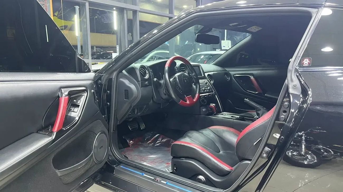 Nissan GT-R BLACK EDITION Nissan GT-R Nismo 2015