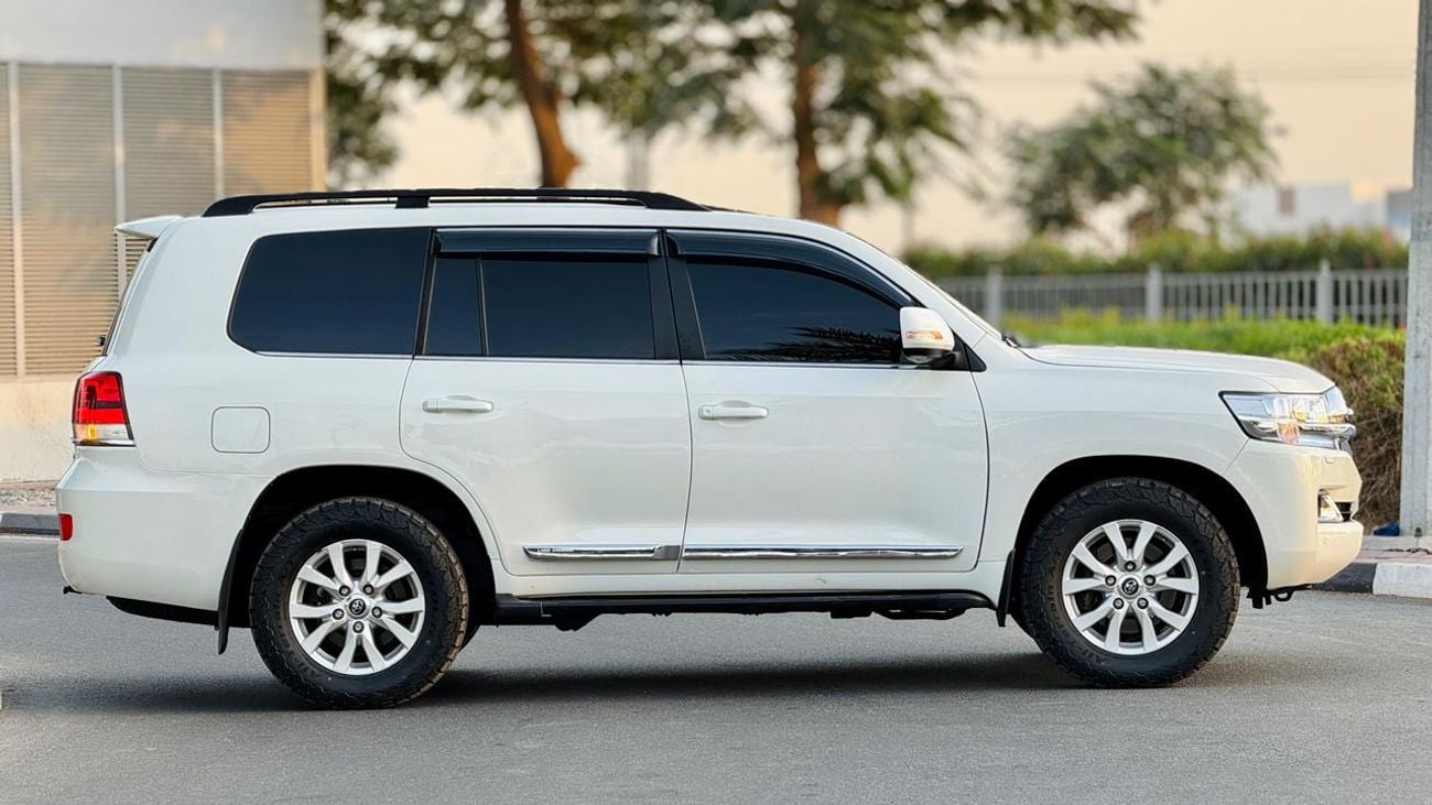 تويوتا لاند كروزر -