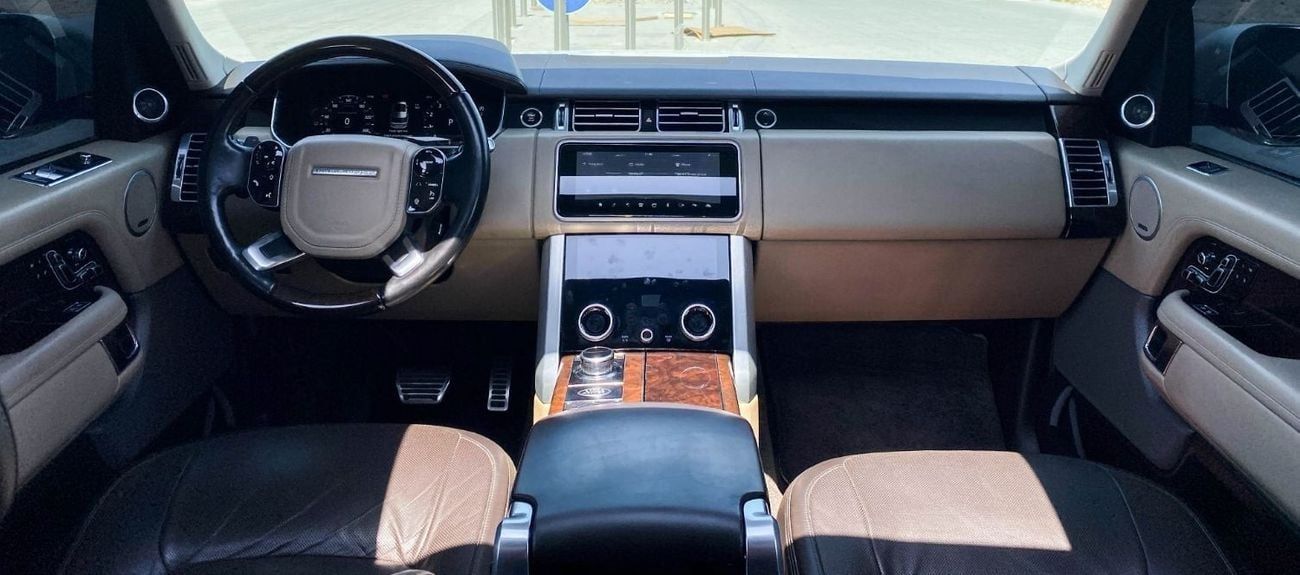 Land Rover Range Rover Vogue SE 5.0L Range Rover GCC 2018, 5.0L 8V, Vogue SE Supercharged , Original Paint, Accident-Free 4