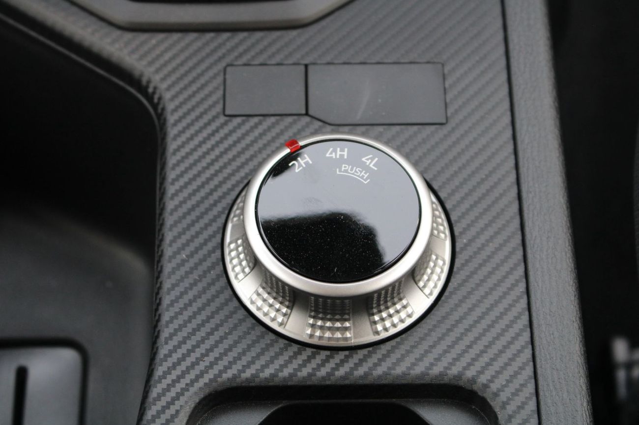 Mitsubishi L200 MITISUBISHI L200 2.4L DIESEL DOUBLE CAB 4WD GLS MANUAL