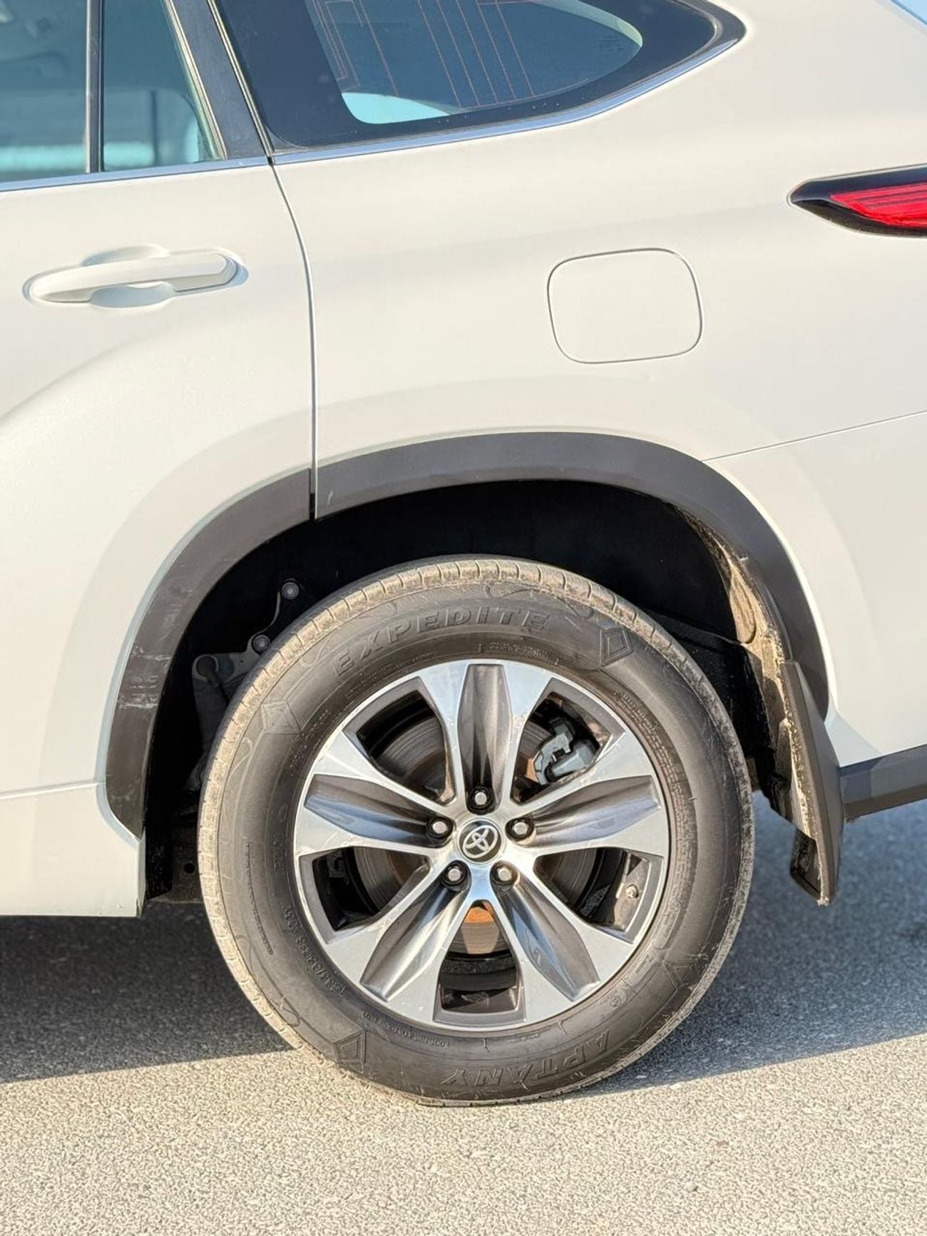 تويوتا هايلاندر Limited 2.5L AWD