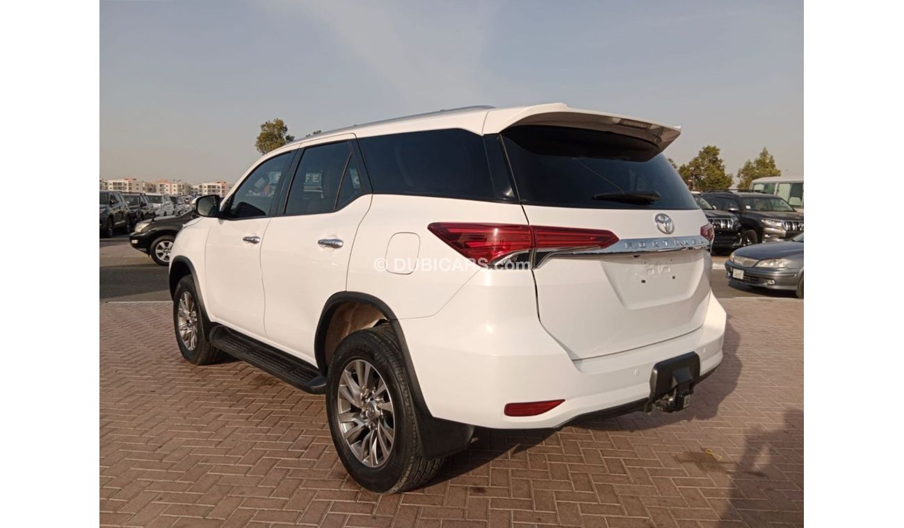 Toyota Fortuner TOYOTA FORTUNER RIGHT HAND DRIVE(PM05127)