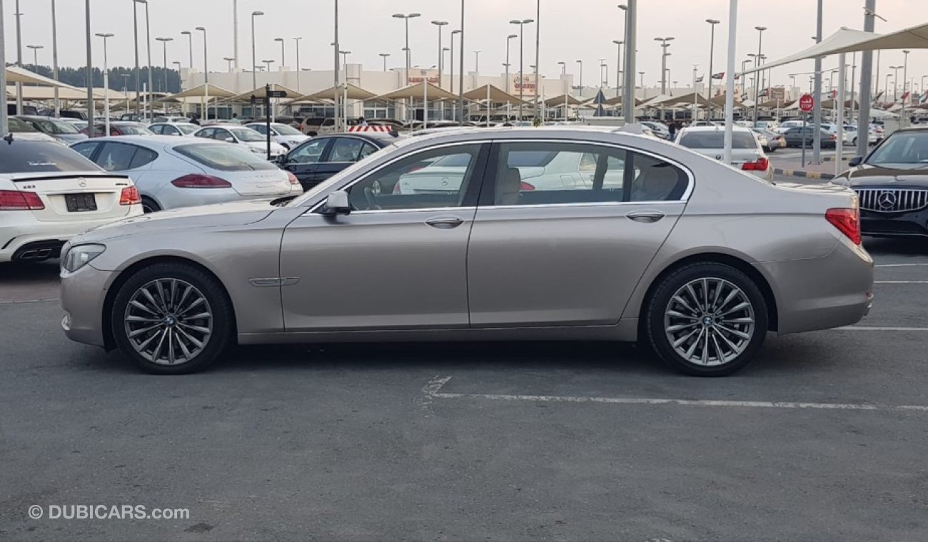 بي أم دبليو 750Li موديل 2010 واد اليابان حاله ممتازه جدا من الداخل والخارج فل مواصفات كراسي جلد ومثبت سرعه وتحكم كهربي