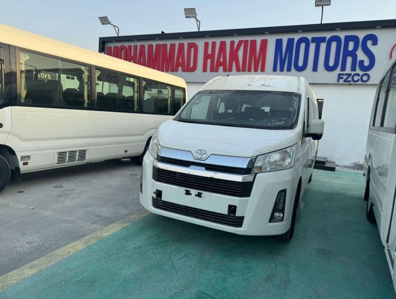 Toyota Hiace 2.8L DIESEL GL FULL OPTION M/T 2025