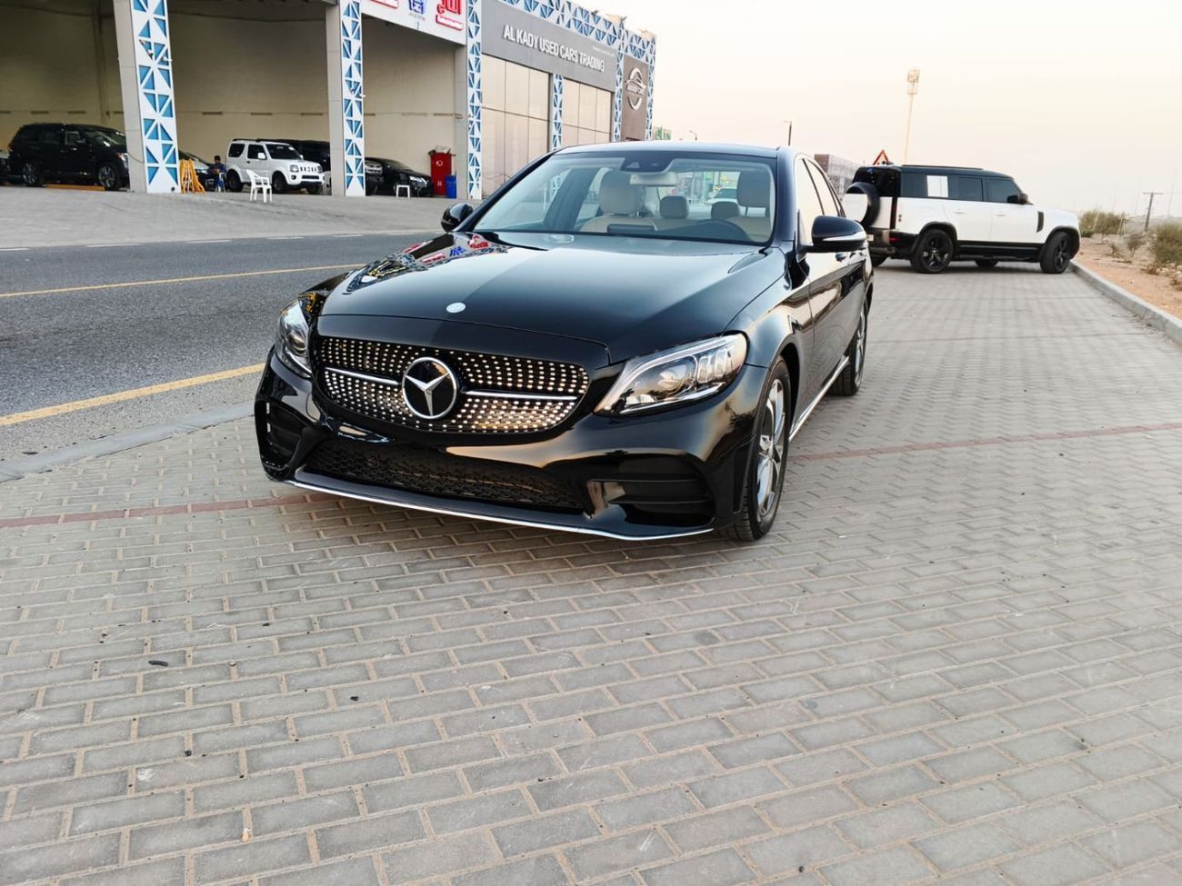 مرسيدس بنز C 300 قمة الأناقة! مرسيدس بنز C 300 موديل 2017 | حالة نظيفة جداً | 170,000 كم – رفاهية بسعر لا يُنافس!