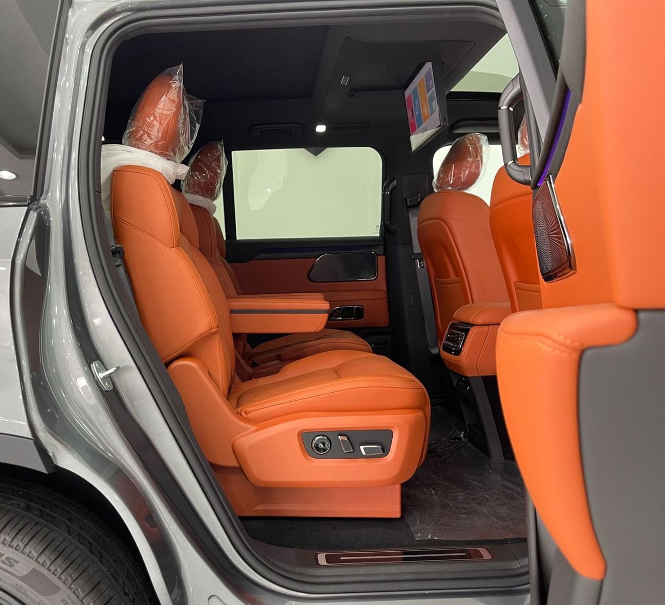 ROX 01 STD 7 SEATER