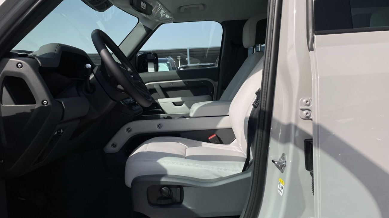 لاند روفر ديفندر 2026 Land Rover Defender P400 110 HSE X-DYNAMIC WARRANTY 5 YEARS