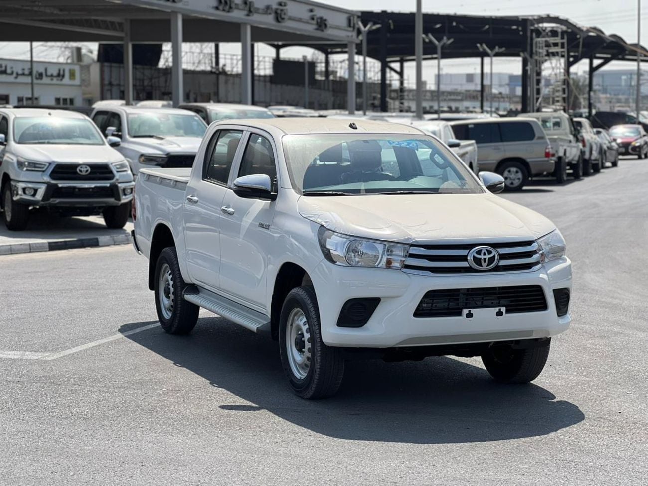 Toyota Hilux DLX EXPORT ONLY - TOYOTA HILUX 2.7L A/T (Red Interior)
