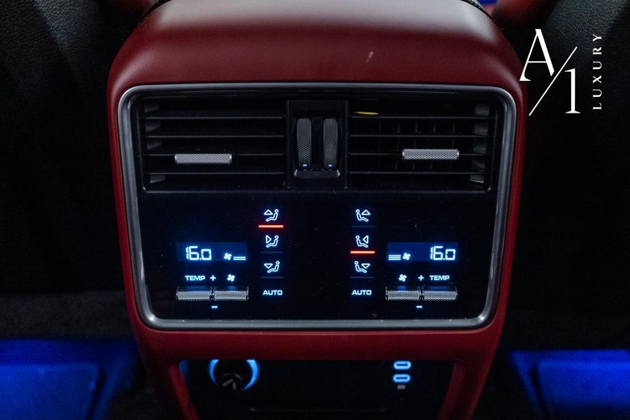 Porsche Cayenne Base Coupe 2023 Porsche Cayenne Coupe, Warranty, Carbon Fiber Package, Full Options, Very Low Kms, G