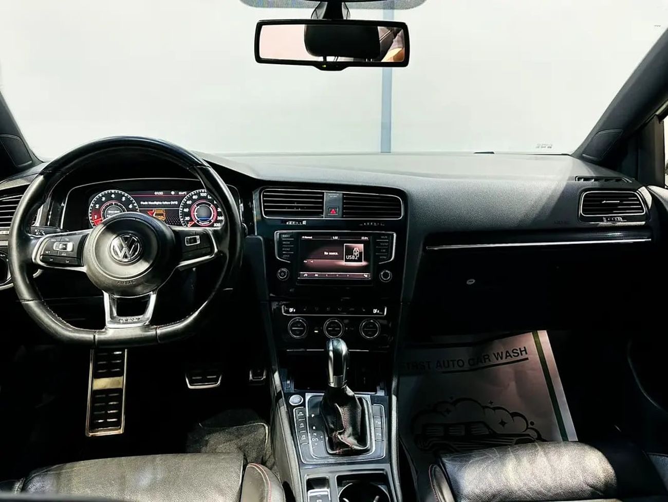 Volkswagen Golf GTI GCC SPECS FULLY MODIFIED 450HP WITH CARBON FIBER HOOD AND FENDERS