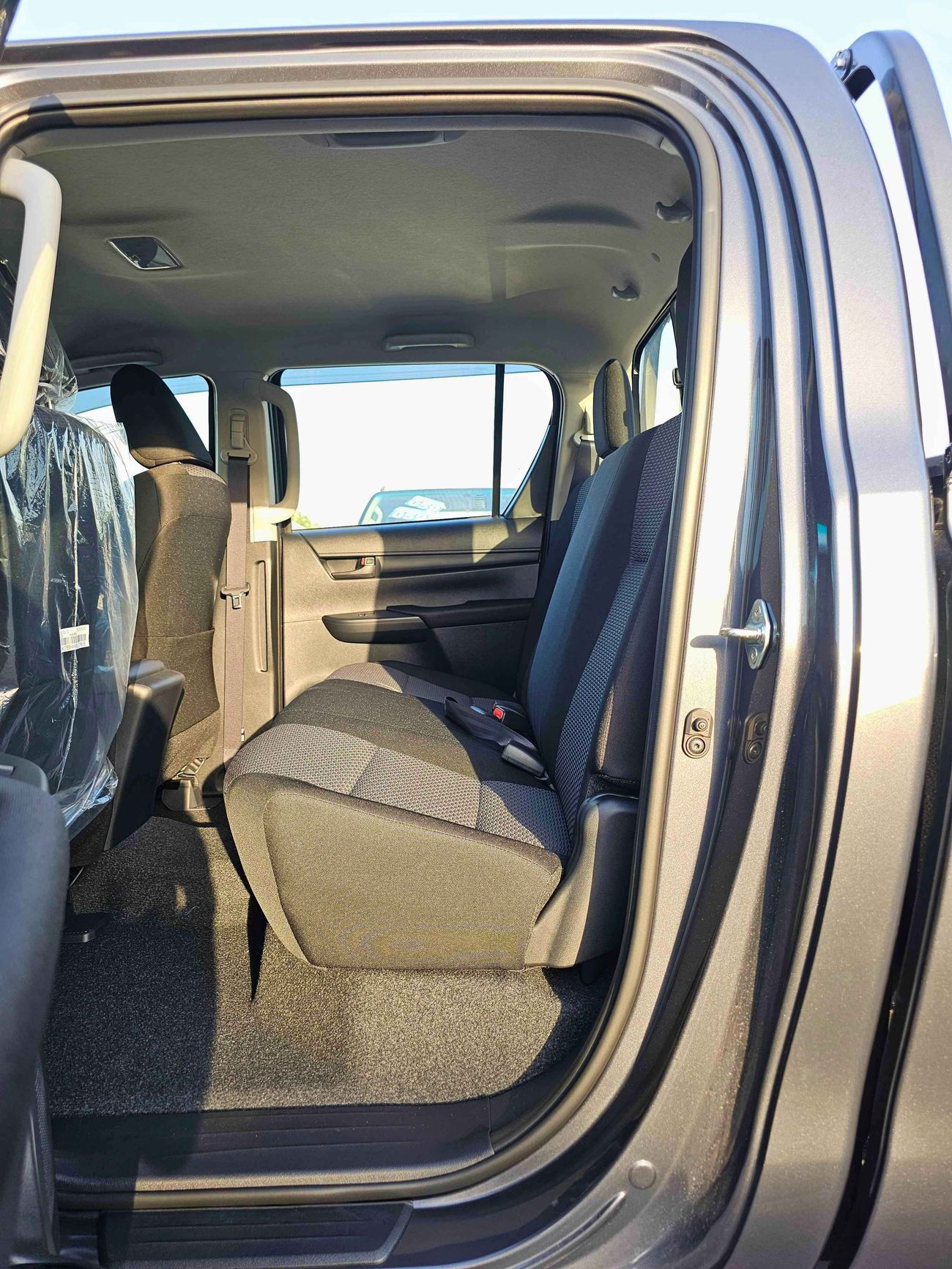 Toyota Hilux NARROW BODY WITH STICKER / A/T / 2.4L V4 DIESEL / 4WD (CODE # DAB)