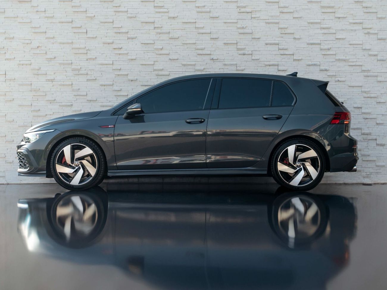 Volkswagen Golf GTI Sport 2.0T
