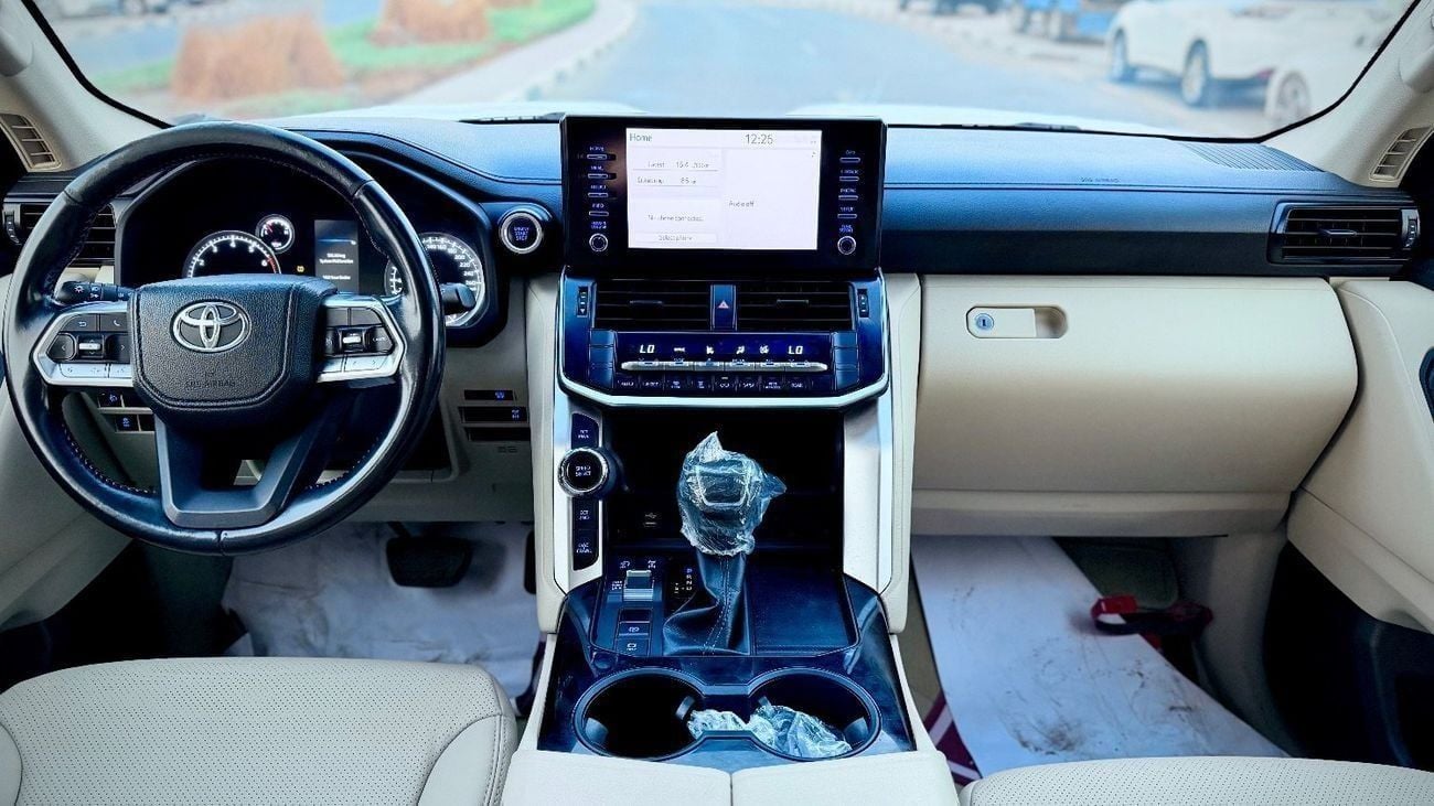 تويوتا لاند كروزر 2022 model GXR Full Option Top Of The Range