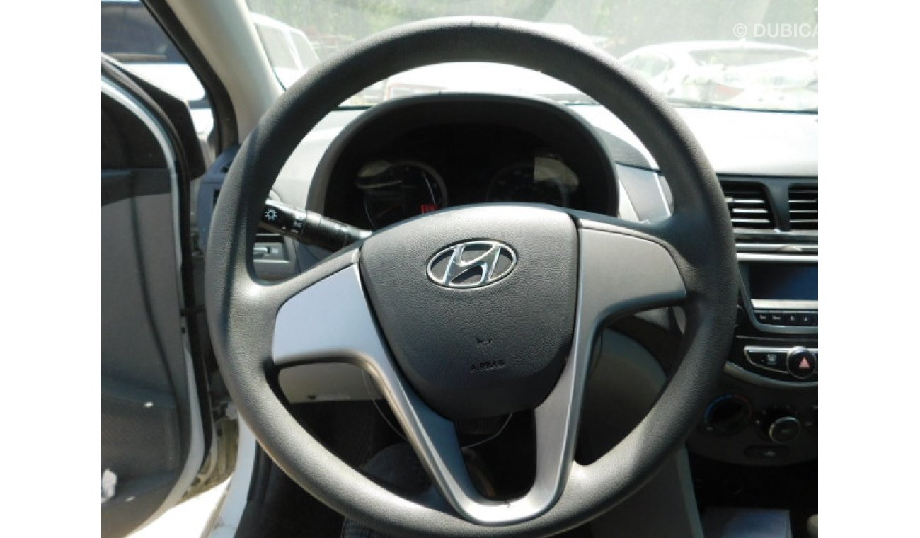 Hyundai Accent SE