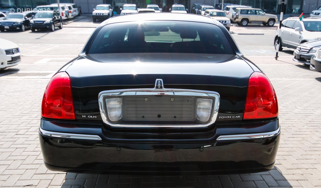 Lincoln Town Car Signature