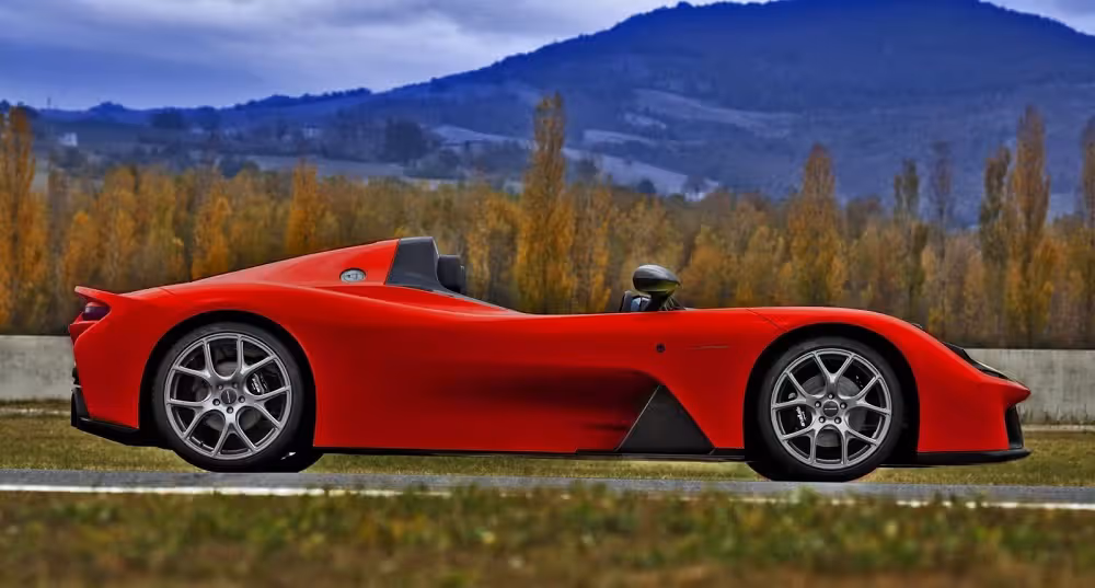 دالارا ستراديل exterior - Side Profile