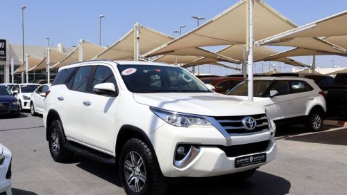 Toyota Fortuner ACCIDENTS FREE - GCC - ORIGINAL PAINT - EXR - PERFECT CONDITION INSIDE OUT